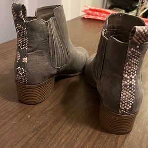 Olive green-gray boots size 11 womens perfect for fall